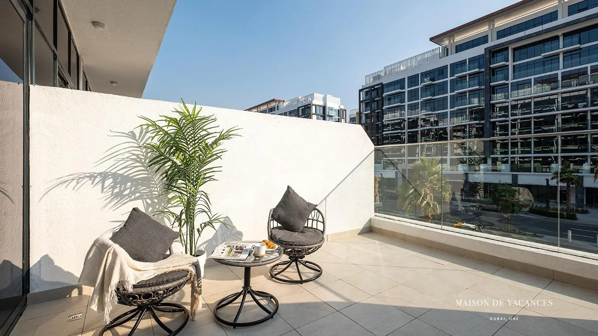 10Mins From Dubai Mall Studio With A Large Balcony 0*,