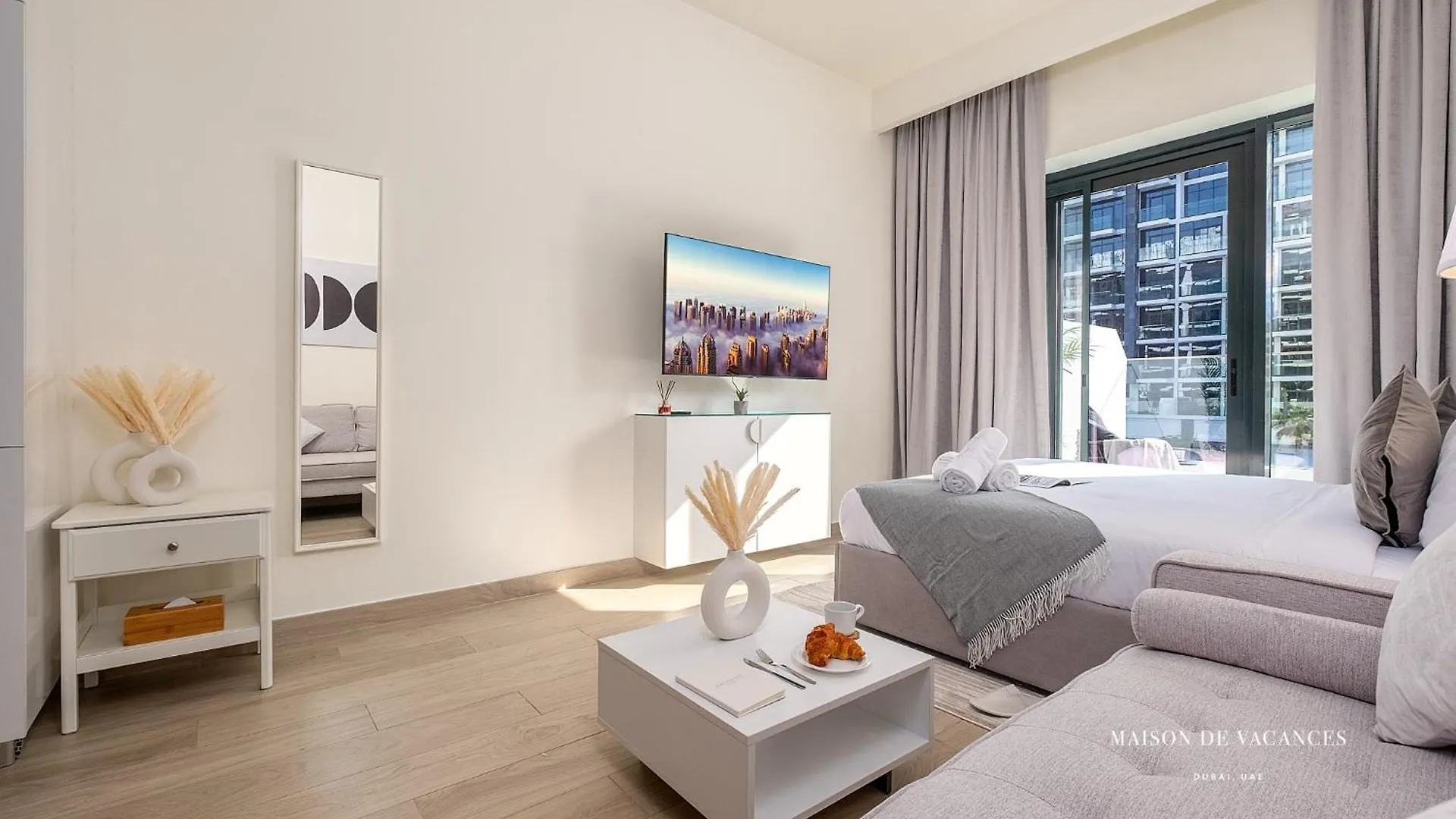 Apartment 10Mins From Dubai Mall Studio With A Large Balcony
