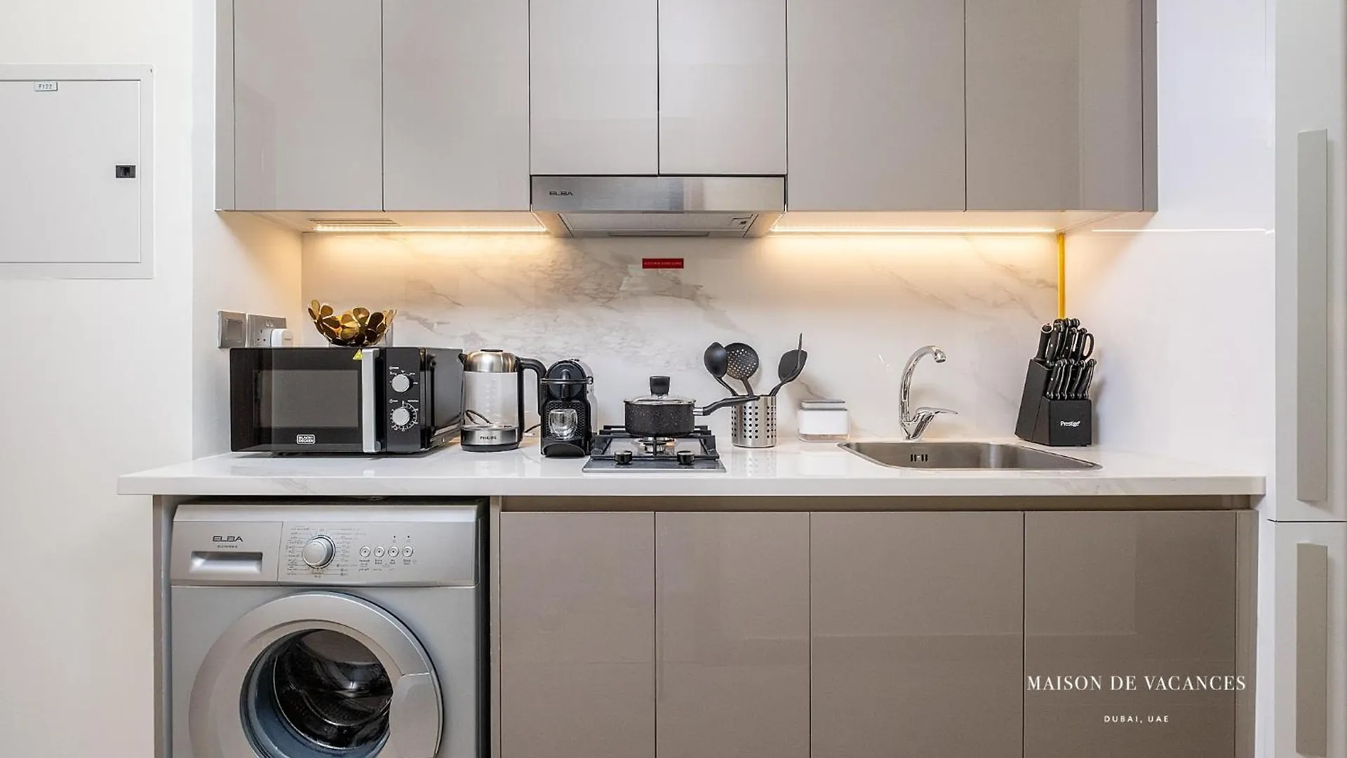 Apartment 10Mins From Dubai Mall Studio With A Large Balcony